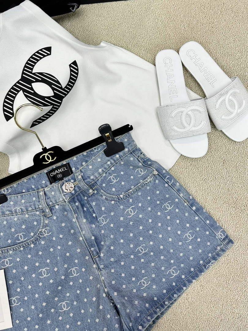 Chanel Women’s Fashion Denim shorts C58807