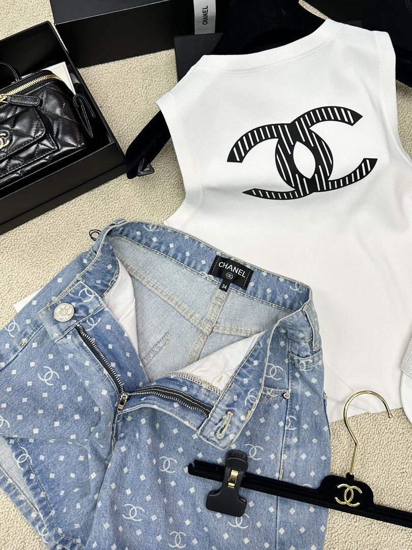 Chanel Women’s Fashion Denim shorts C58807