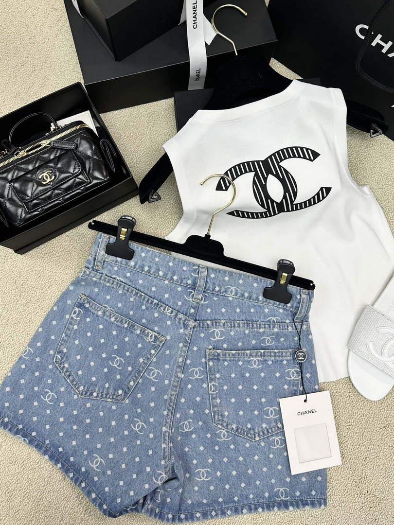 Chanel Women’s Fashion Denim shorts C58807