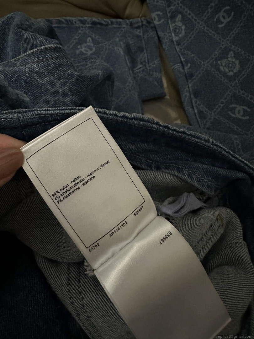 Chanel Women’s Fashion Jeans C58812