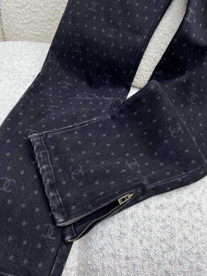 Chanel Women’s Fashion Jeans C58813