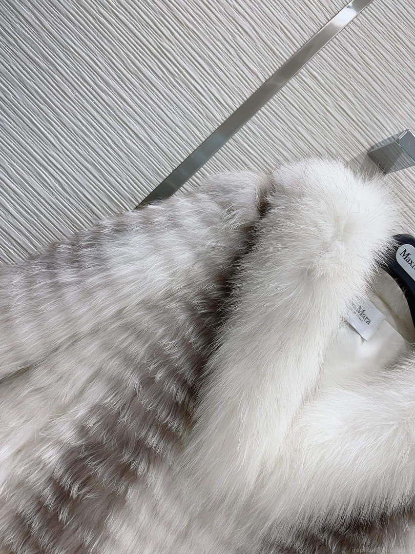 Max Mara Women’s Fashion Clothing Fur Coat M78360