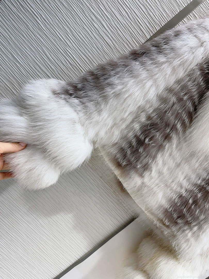 Max Mara Women’s Fashion Clothing Fur Coat M78360