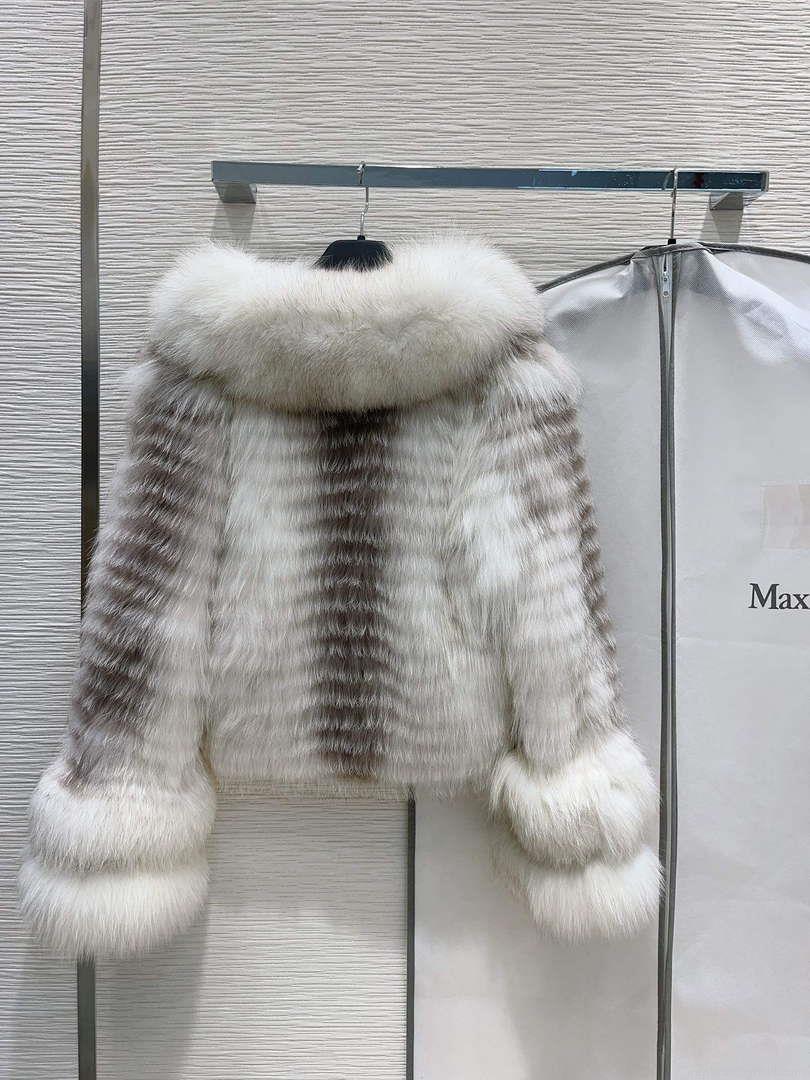Max Mara Women’s Fashion Clothing Fur Coat M78360