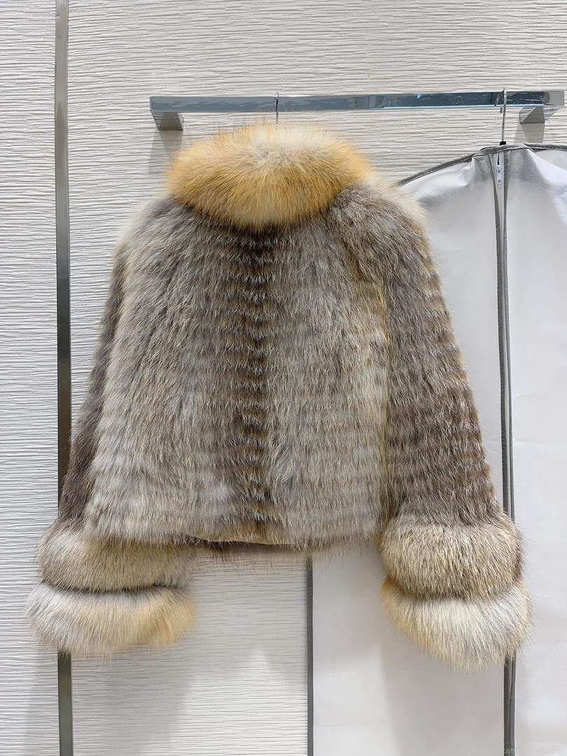 Max Mara Women’s Fashion Clothing Fur Coat M78361