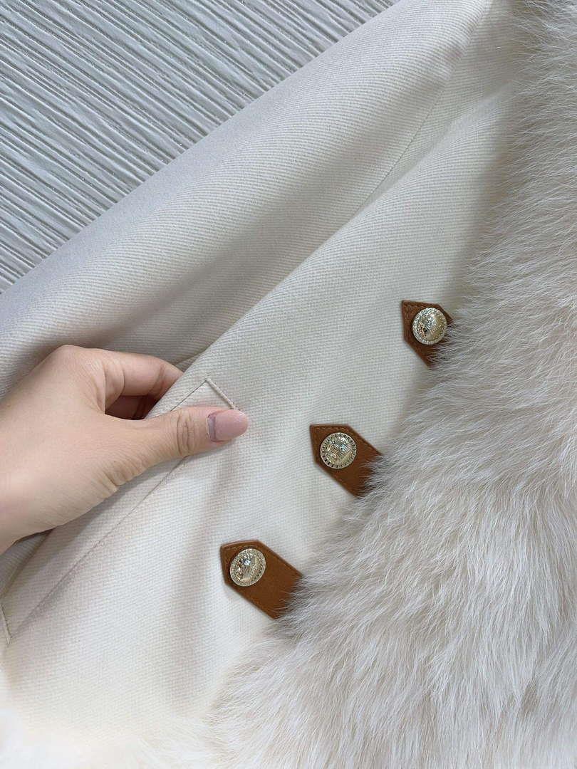 Max Mara Women’s Fashion Clothing Fur Coat M78362