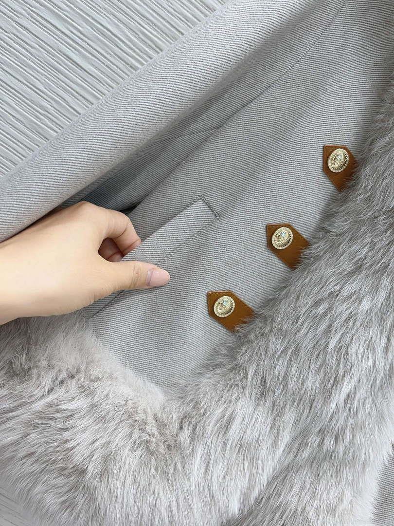 Max Mara Women’s Fashion Clothing Fur Coat M78364