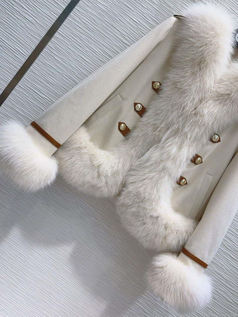 Max Mara Women’s Fashion Clothing Fur Coat M78365