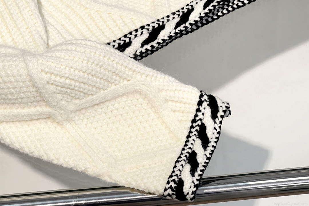 Chanel Women’s Fashion Clothing Knitted sweaters C58831