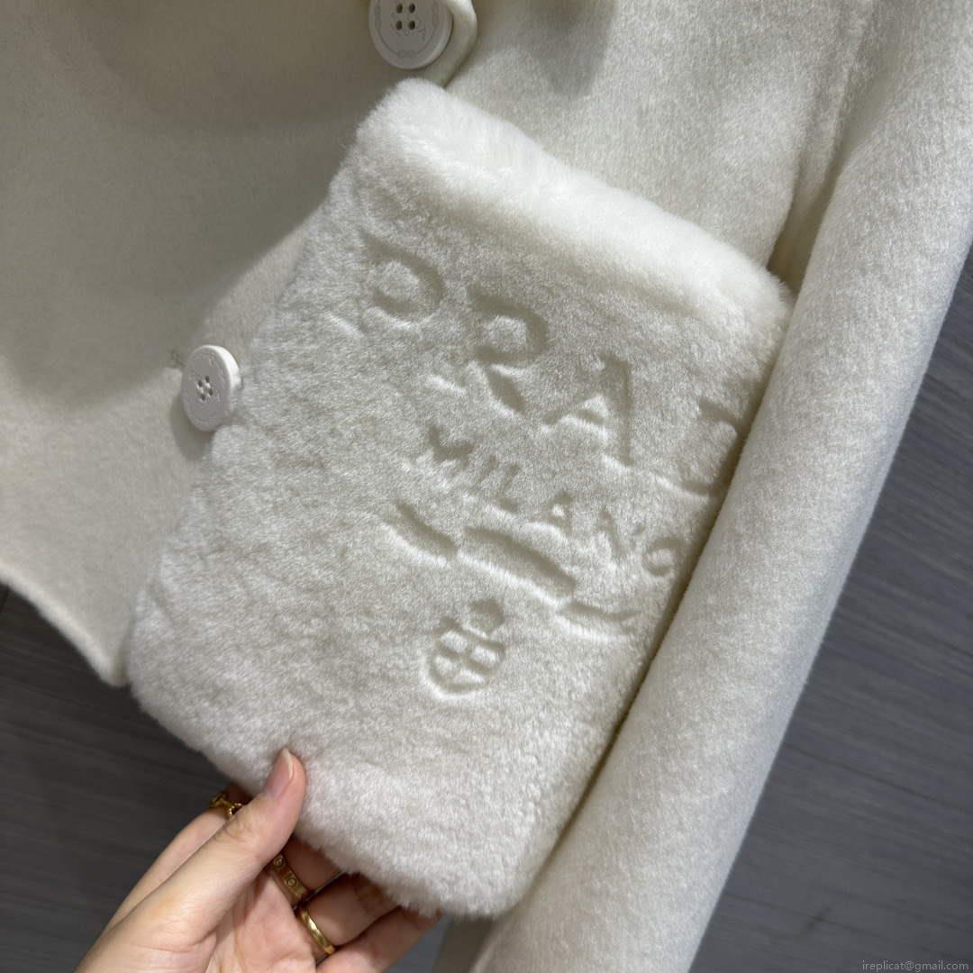 Prada Women’s Fashion Clothing Cashmere Short Coat P99463