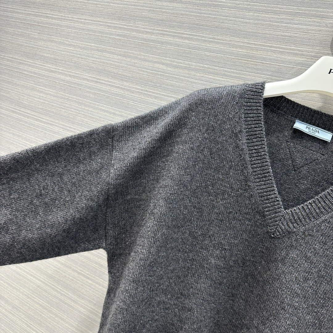 Prada Women’s Fashion Clothing Cashmere Sweater P99470