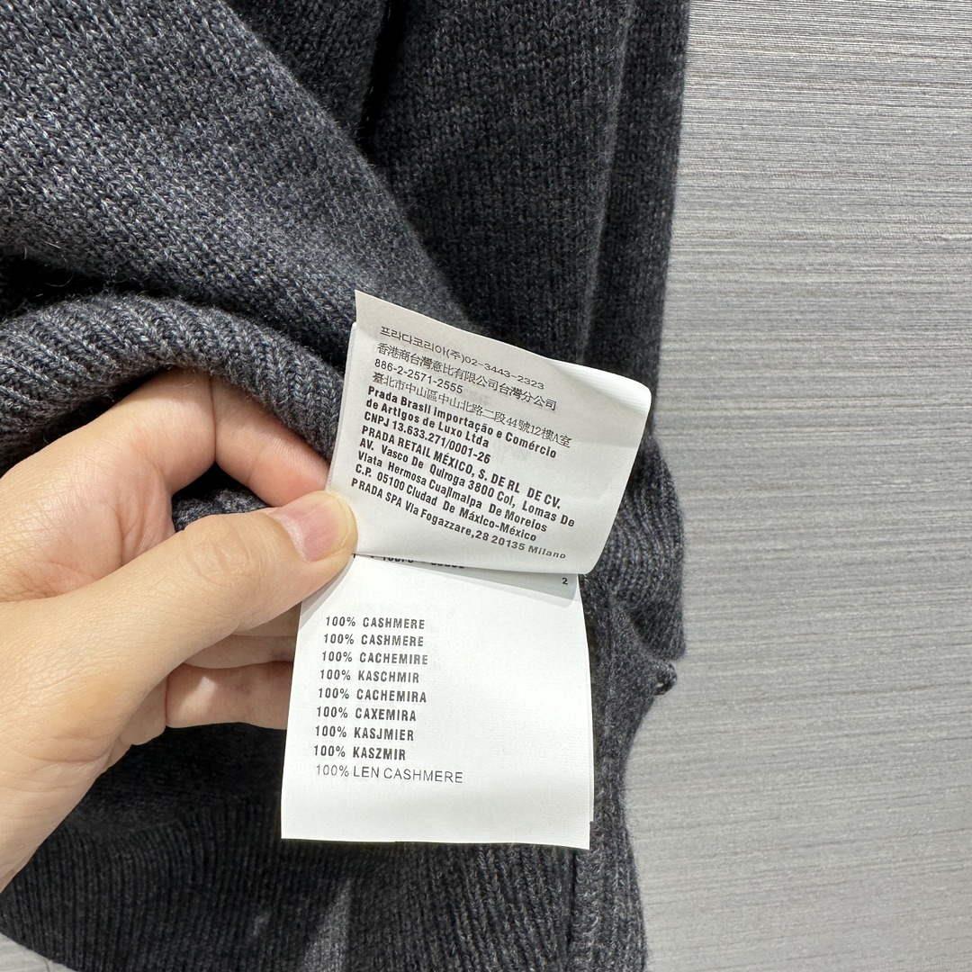 Prada Women’s Fashion Clothing Cashmere Sweater P99470
