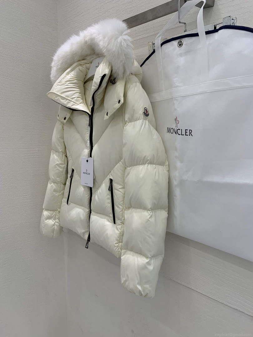 Moncler Women’s Fashion Clothing Short Down Coat M68720