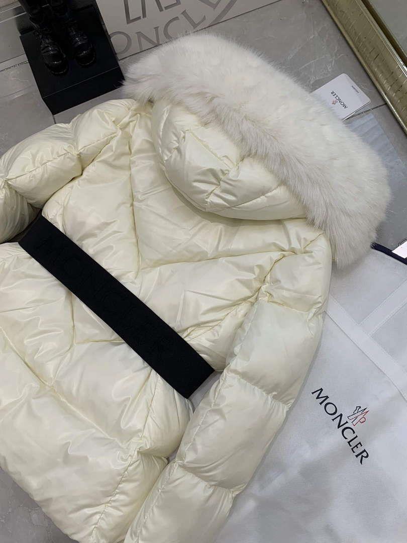 Moncler Women’s Fashion Clothing Short Down Coat M68720