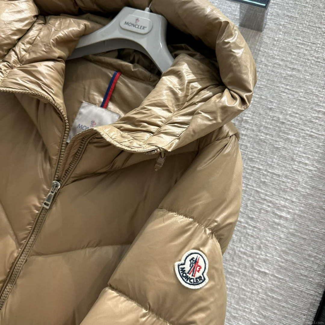Moncler Women’s Fashion Clothing Medium Length Down Coat M68721