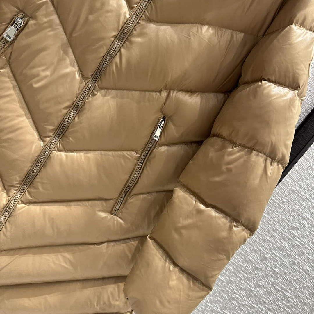 Moncler Women’s Fashion Clothing Medium Length Down Coat M68721