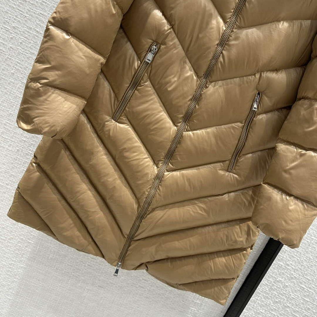 Moncler Women’s Fashion Clothing Medium Length Down Coat M68721