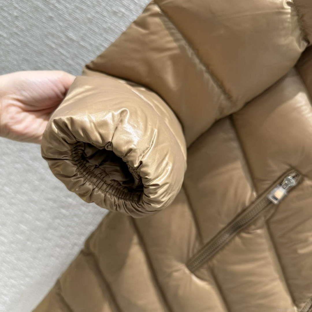 Moncler Women’s Fashion Clothing Medium Length Down Coat M68721