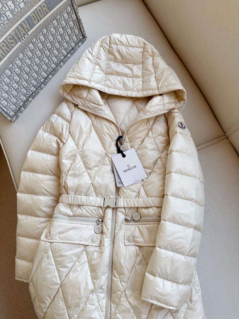 Moncler Women’s Fashion Clothing Long Down Coat M68722