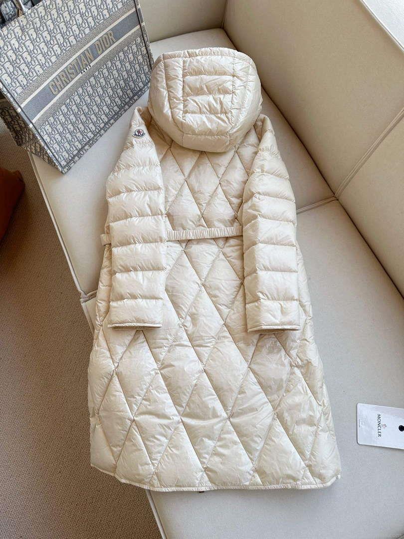 Moncler Women’s Fashion Clothing Long Down Coat M68722