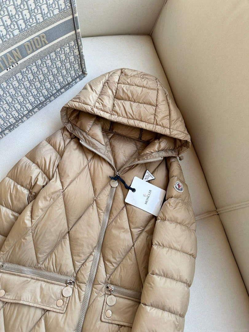 Moncler Women’s Fashion Clothing Long Down Coat M68724