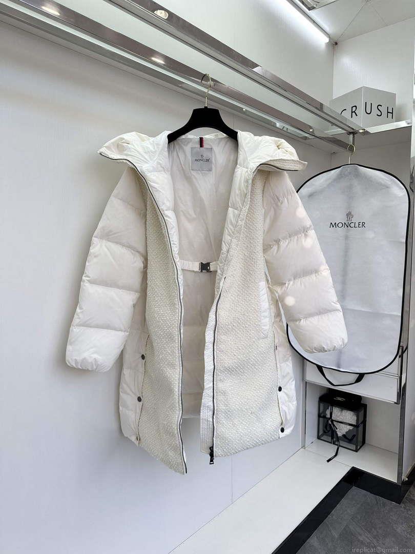 Moncler Women’s Fashion Clothing Long Down Coat M68725