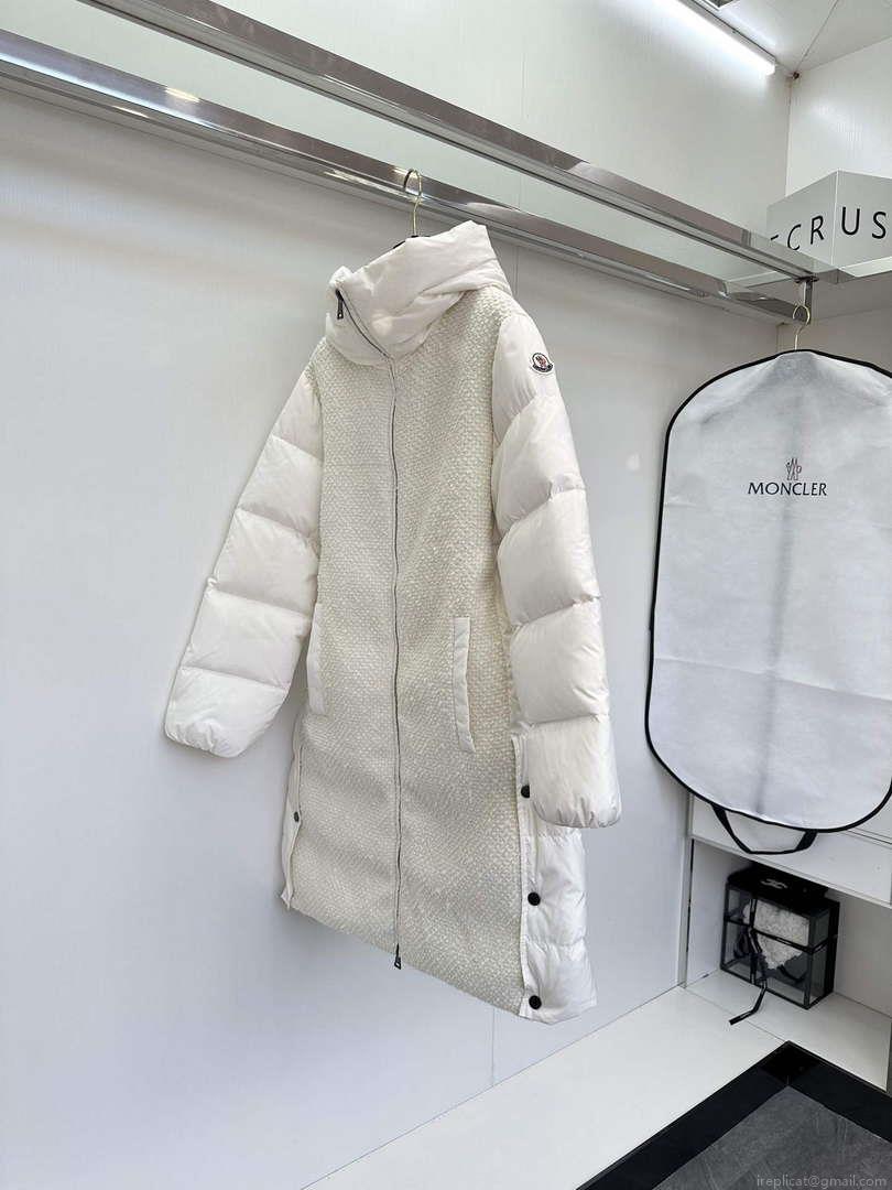 Moncler Women’s Fashion Clothing Long Down Coat M68725