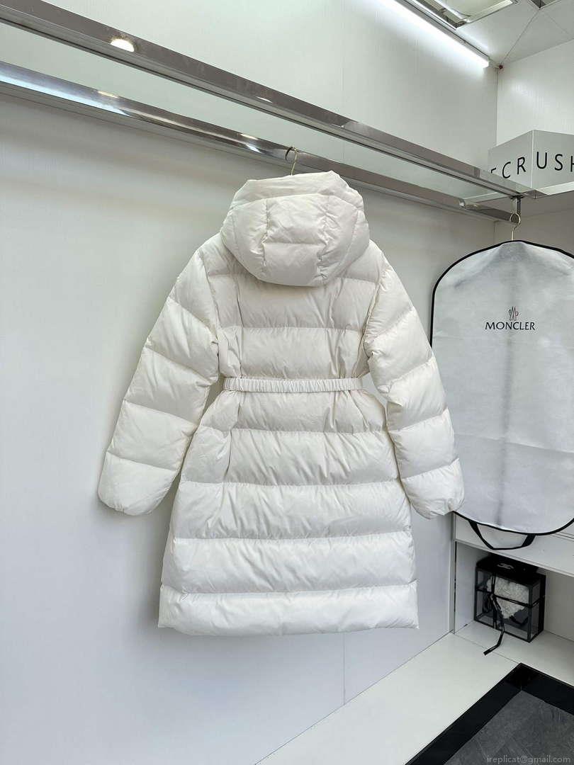 Moncler Women’s Fashion Clothing Long Down Coat M68725