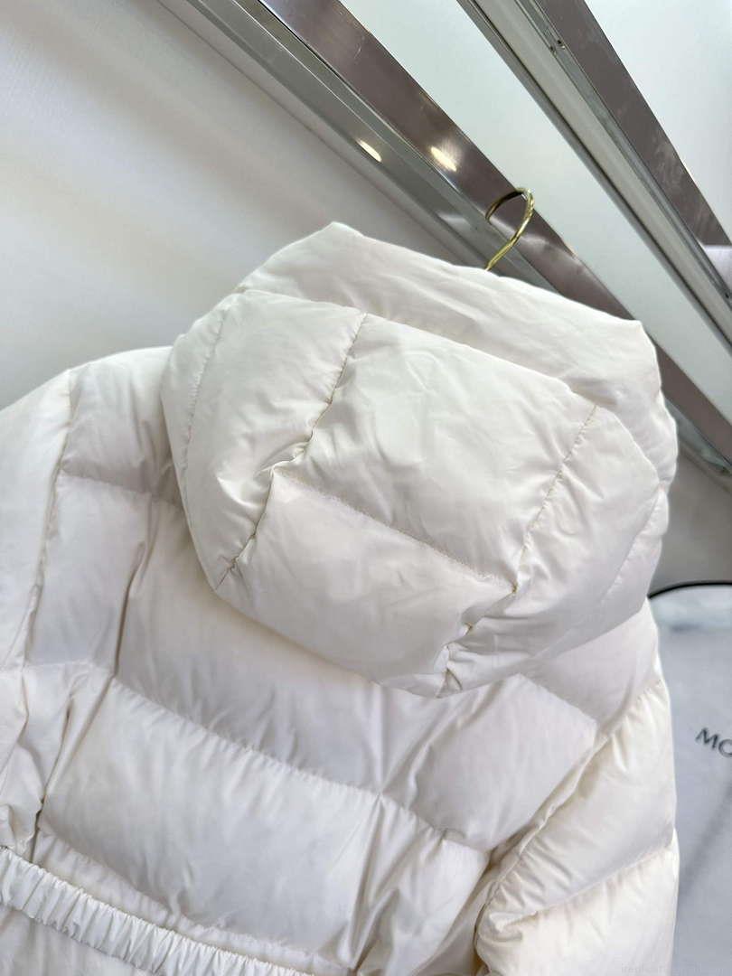 Moncler Women’s Fashion Clothing Long Down Coat M68725