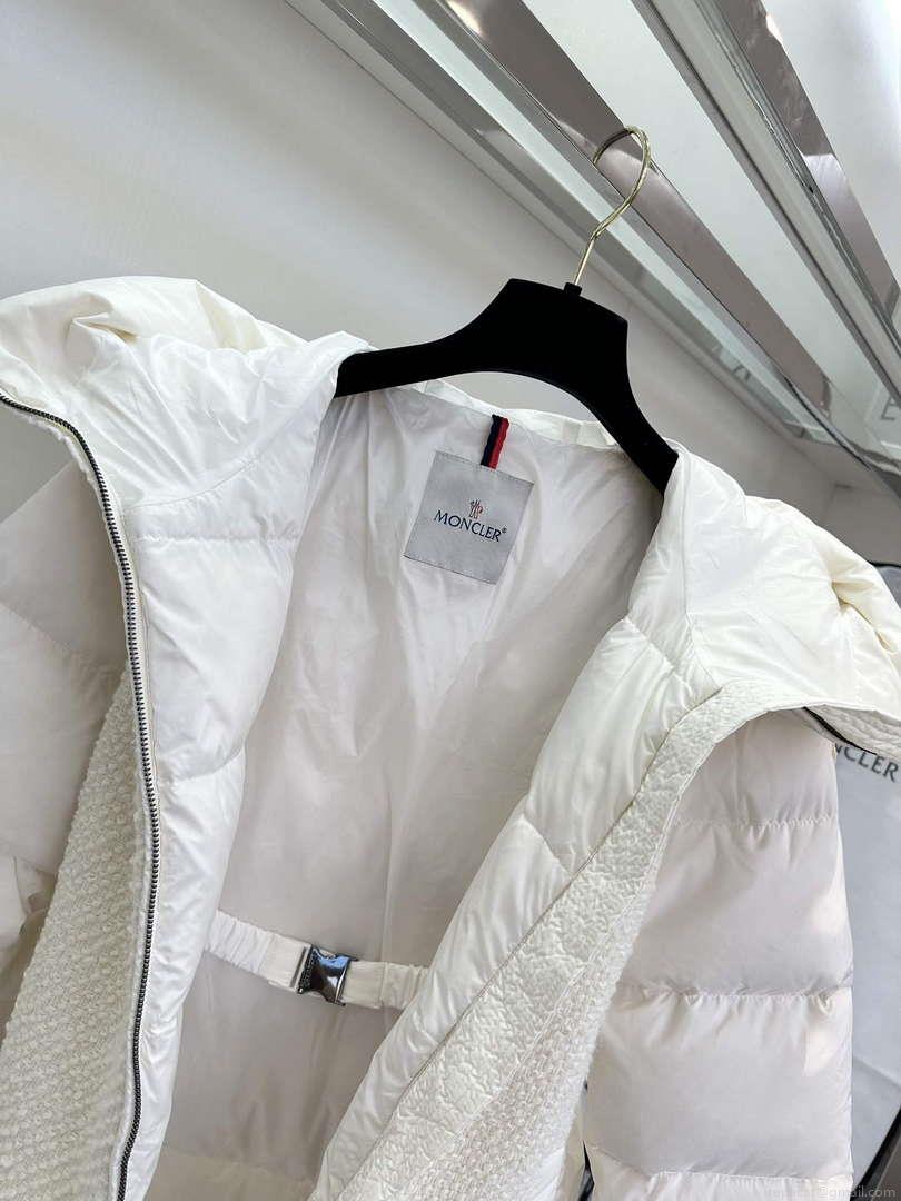 Moncler Women’s Fashion Clothing Long Down Coat M68725