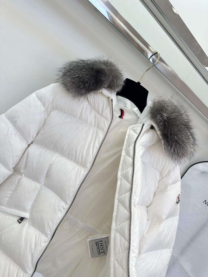 Moncler Women’s Fashion Clothing Short Down Coat M68726
