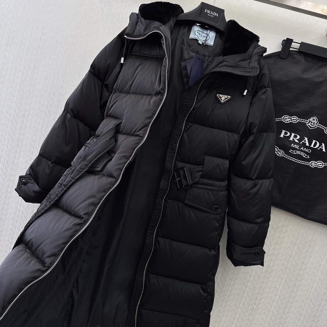 Prada Women’s Fashion Clothing Down Coat P74181