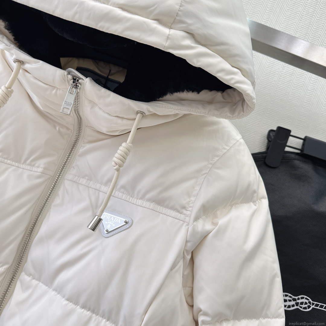 Prada Women’s Fashion Clothing Down Coat P74182