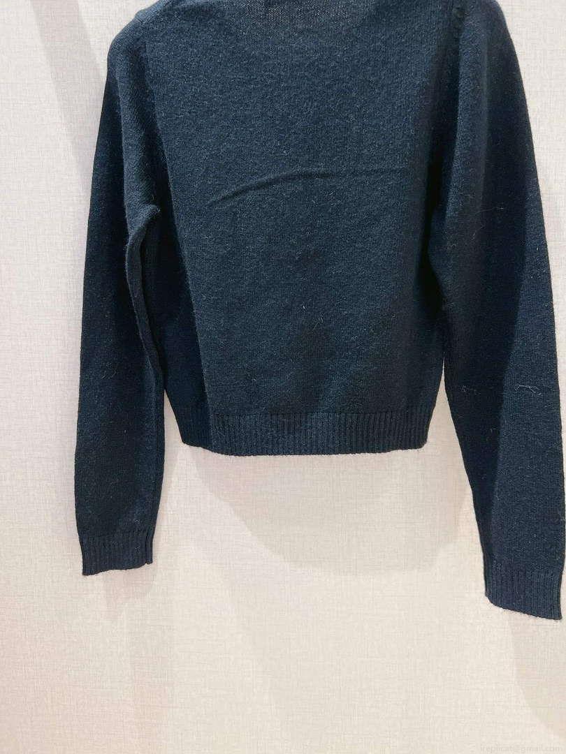 Chanel Women’s Fashion Clothing Sweater CC69137
