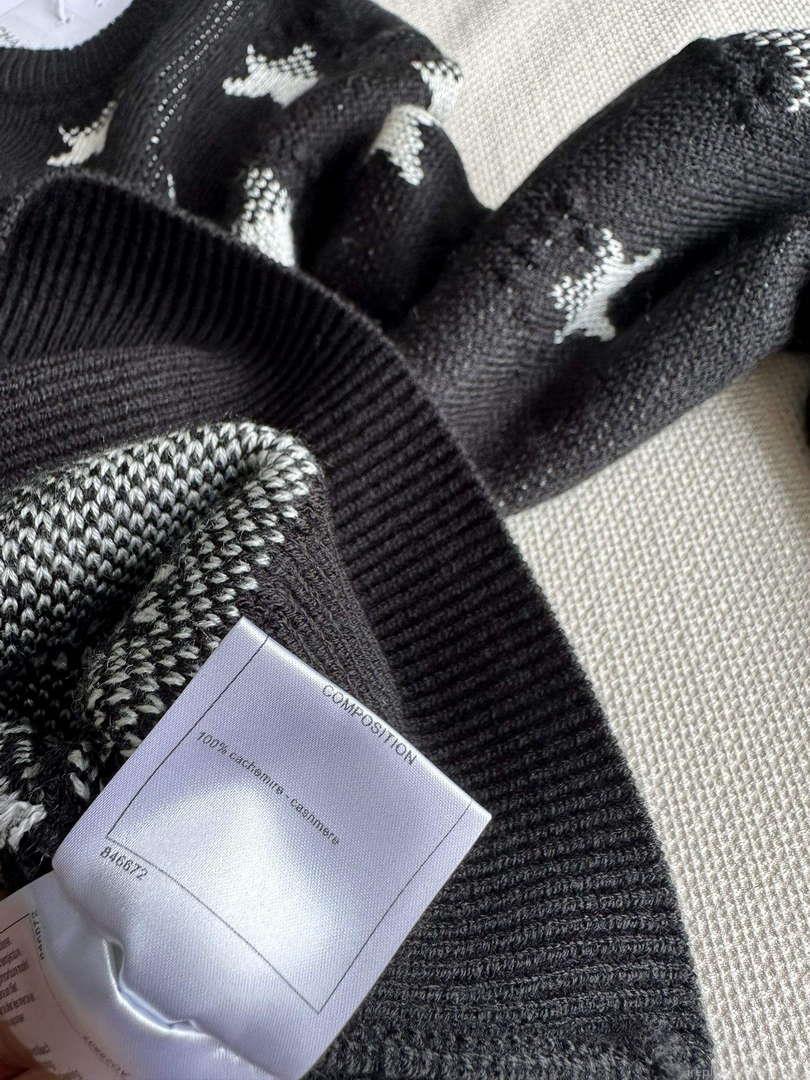 Chanel Women’s Fashion Clothing Sweater CC69140