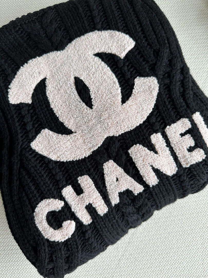 Chanel Women’s Fashion Clothing Sweater CC69147
