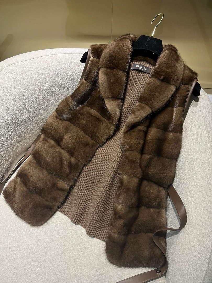 Loro Piana Copenhagen Mink Cashmere Vest L90092
