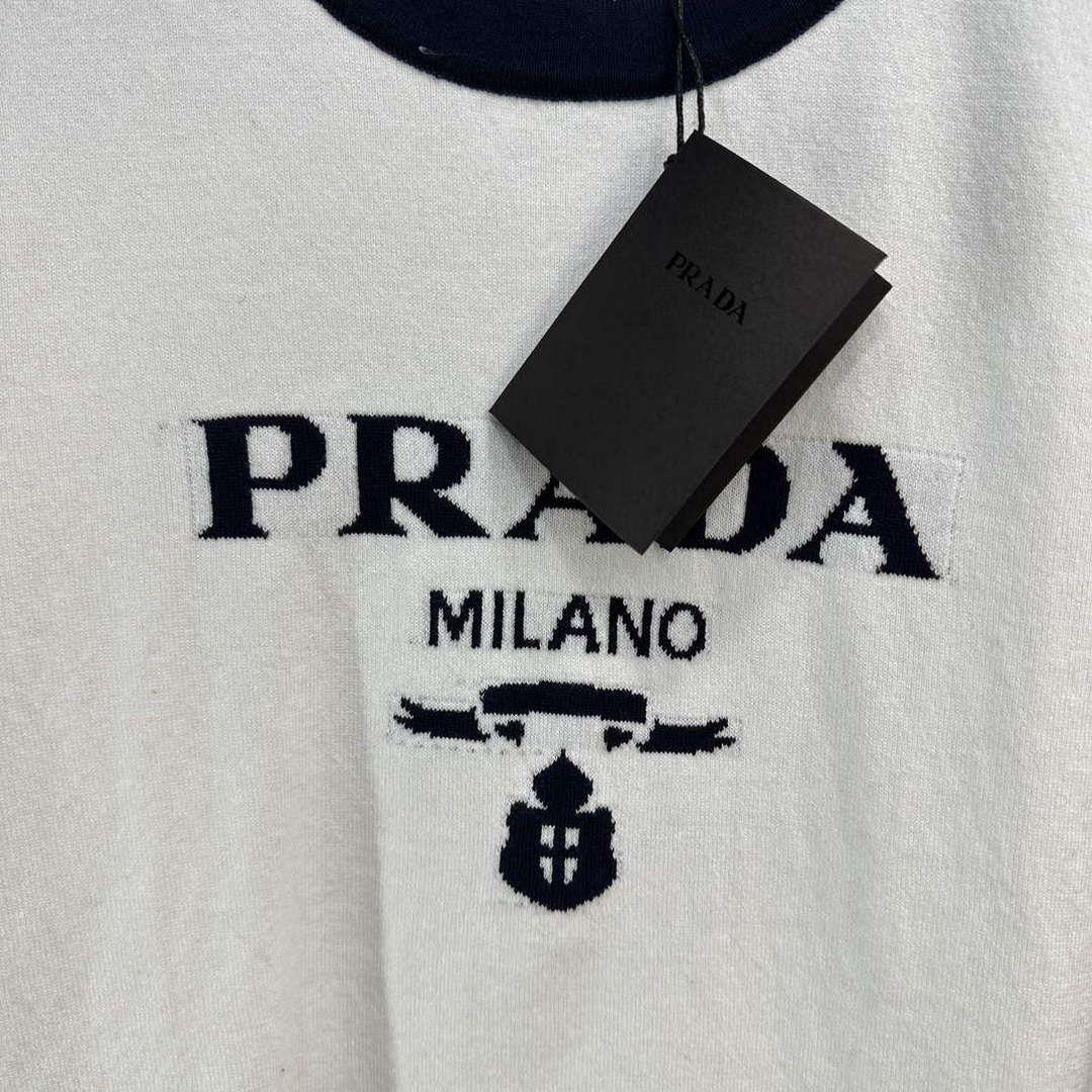 Prada Women’s T-shirt Fashion Clothing P89210