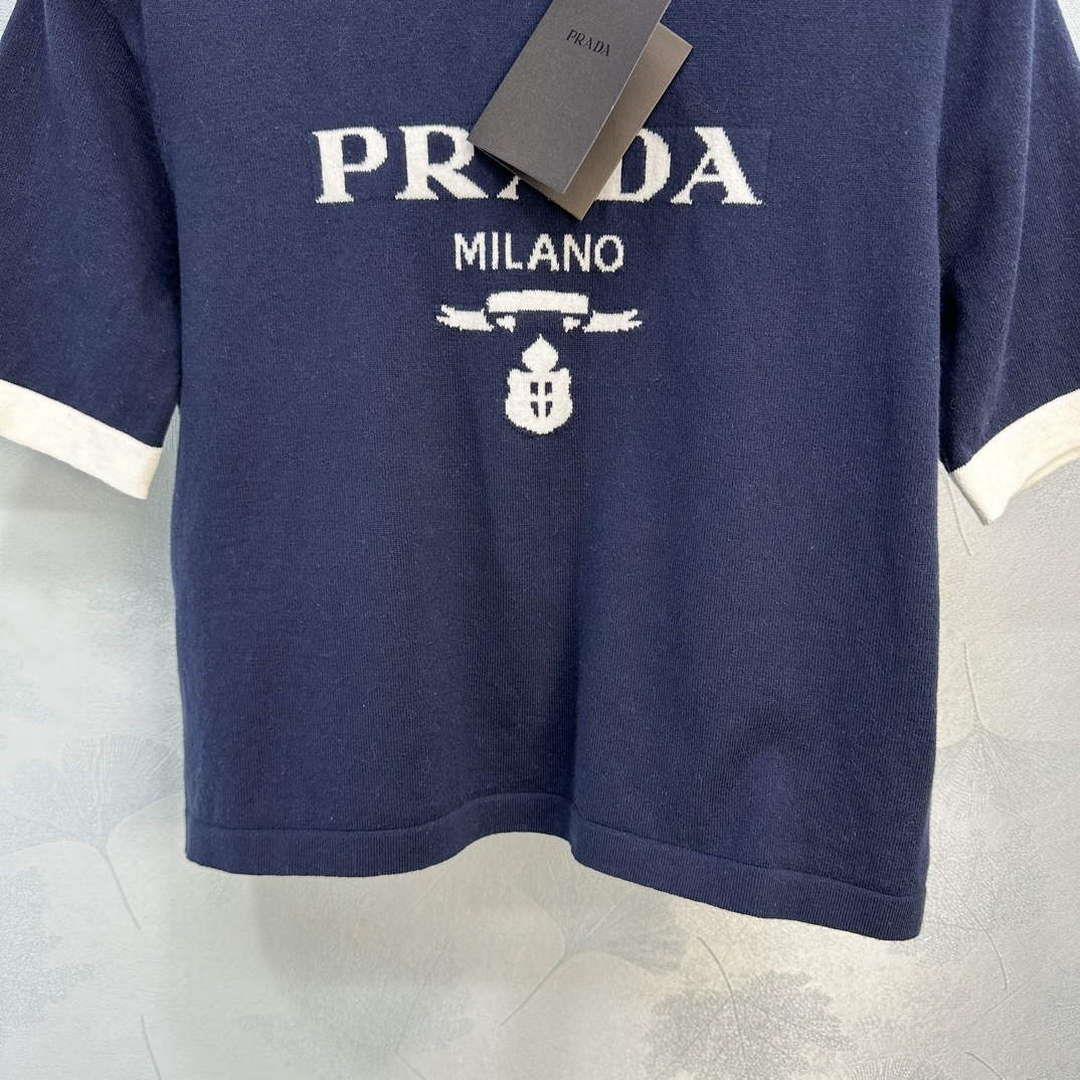 Prada Women’s T-shirt Fashion Clothing P89210