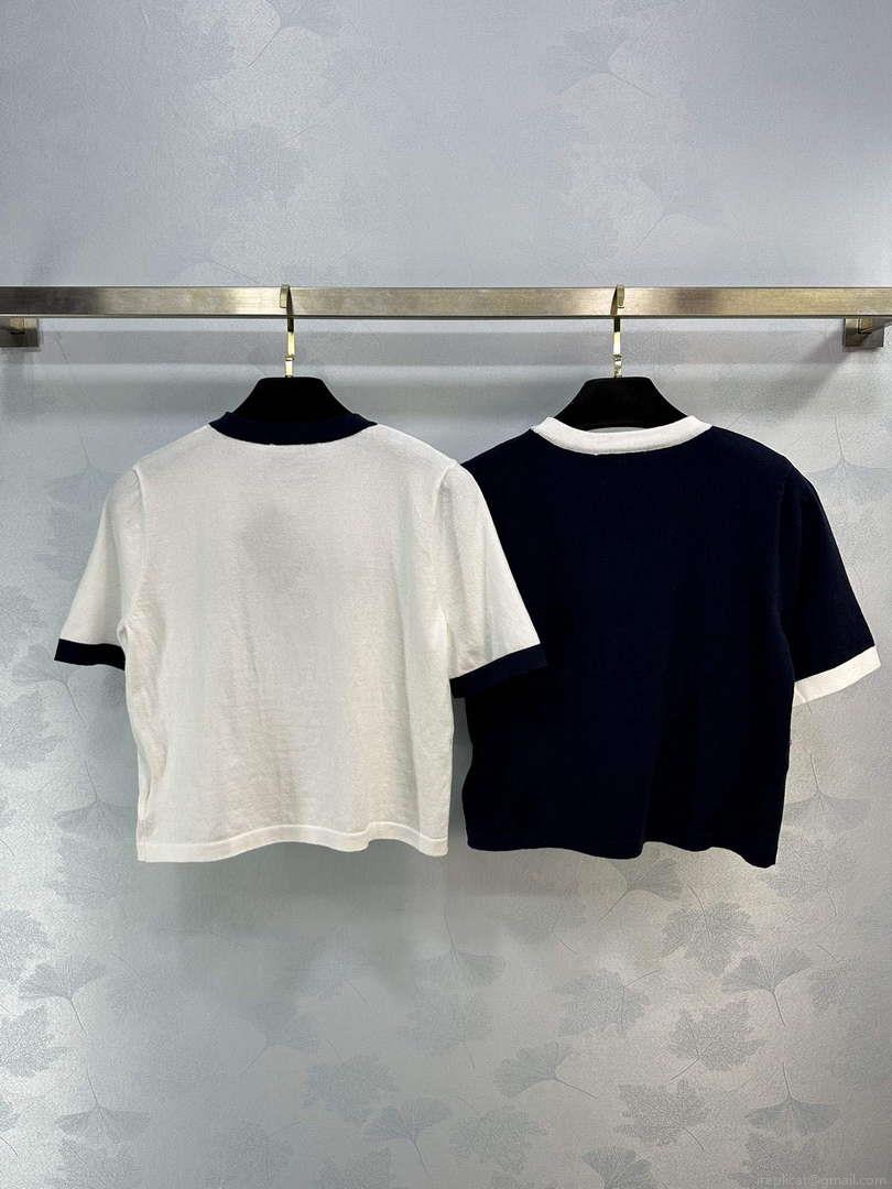 Prada Women’s T-shirt Fashion Clothing P89210