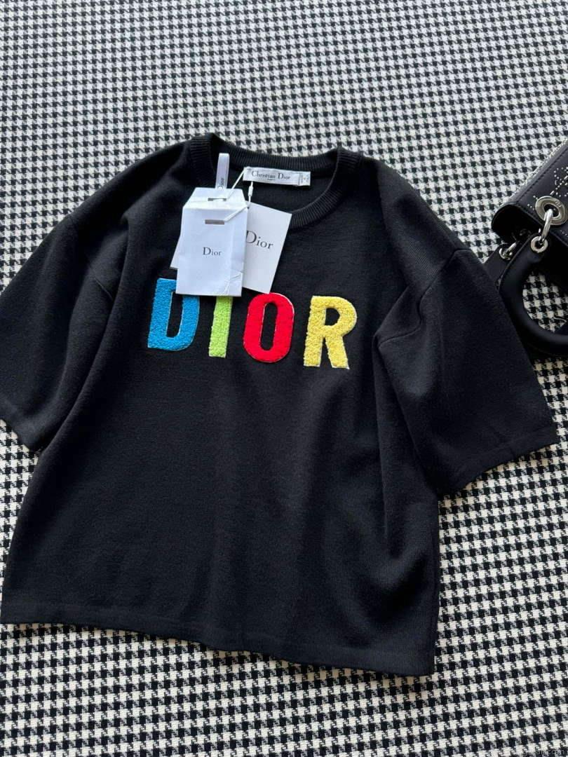 Dior Women’s T-shirt Fashion Clothing D82568