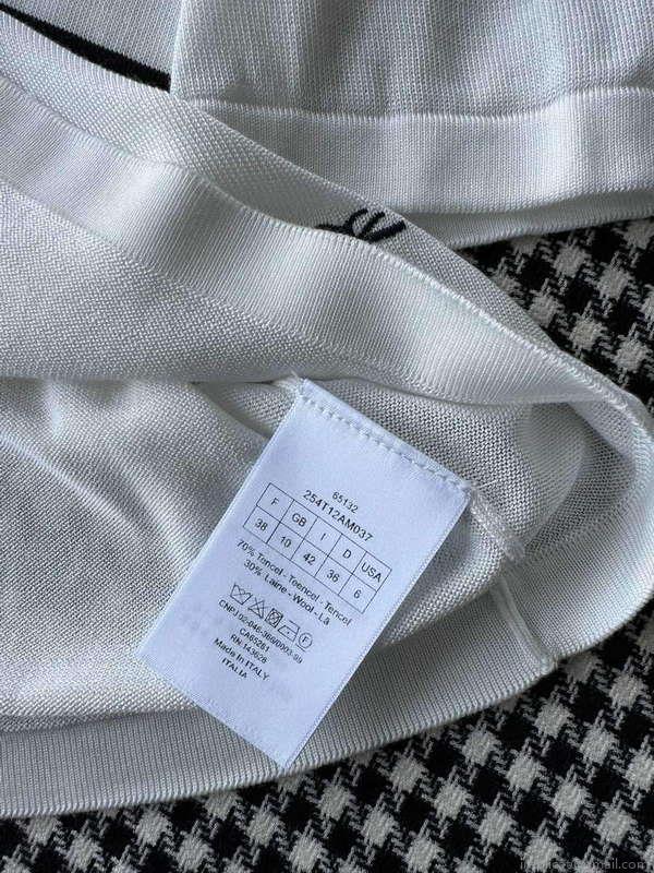 Dior Women’s T-shirt Fashion Clothing D82572