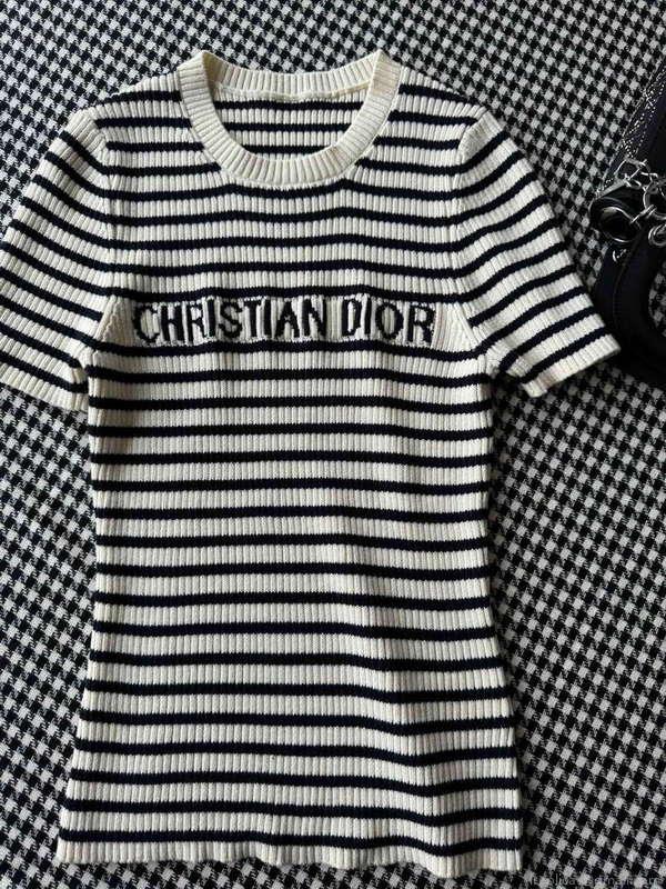 Dior Women’s T-shirt Fashion Clothing D82573