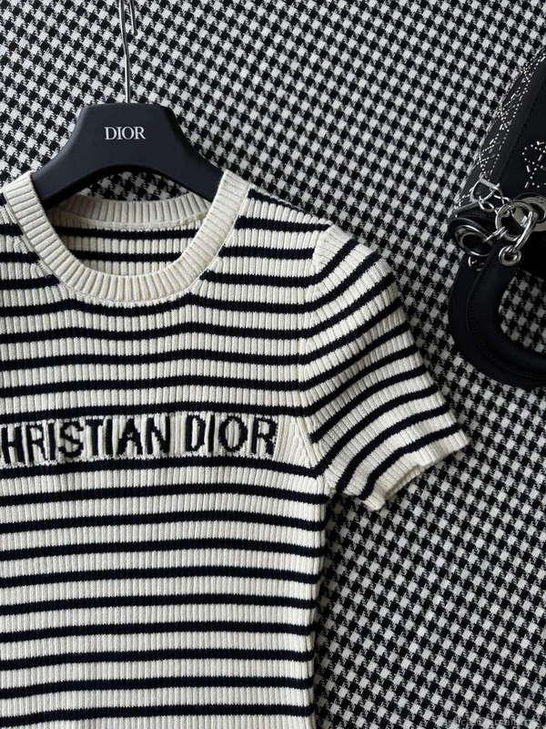 Dior Women’s T-shirt Fashion Clothing D82573