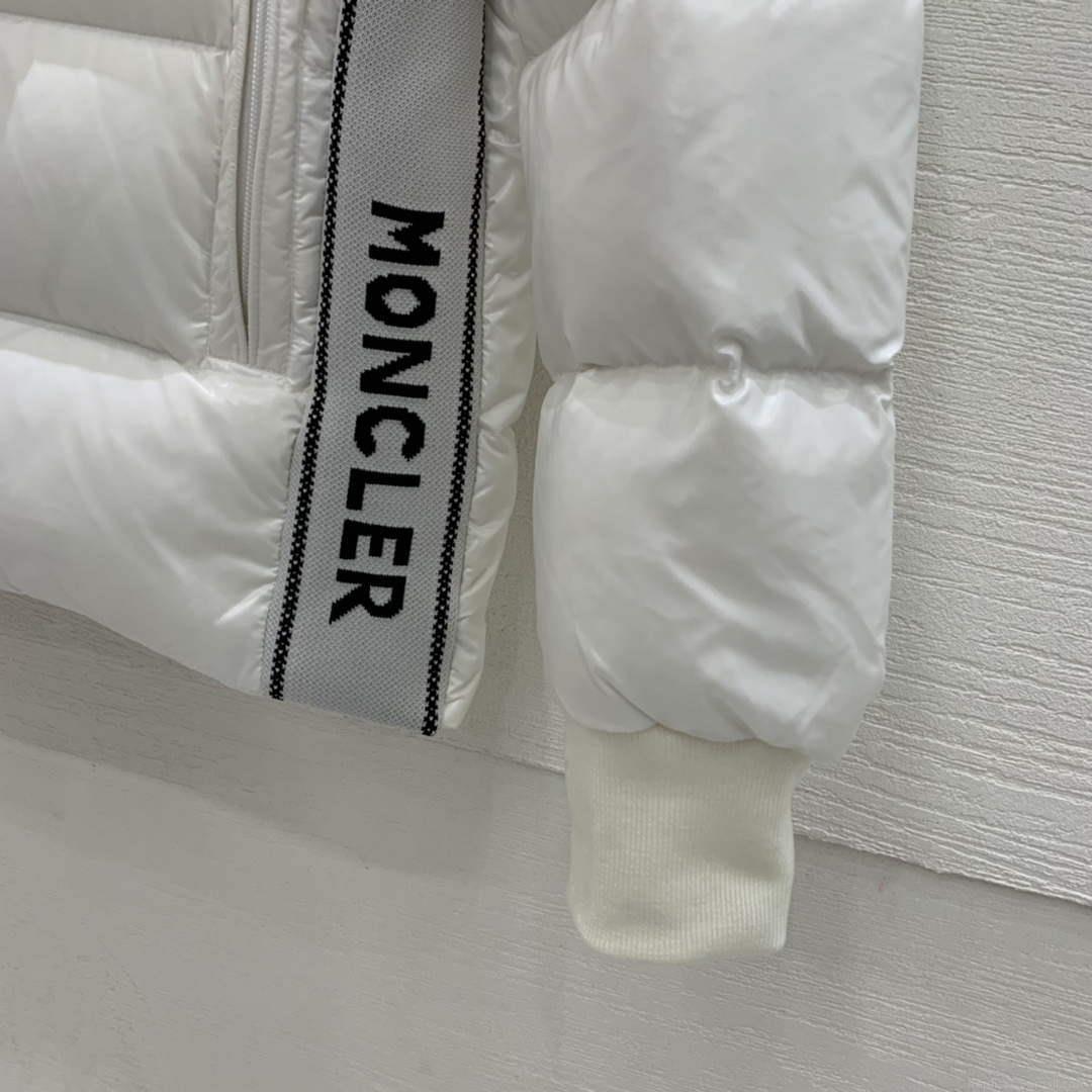 Moncler H20911A Women’s Men’s Lunetiere Short Down Jacket White 88644