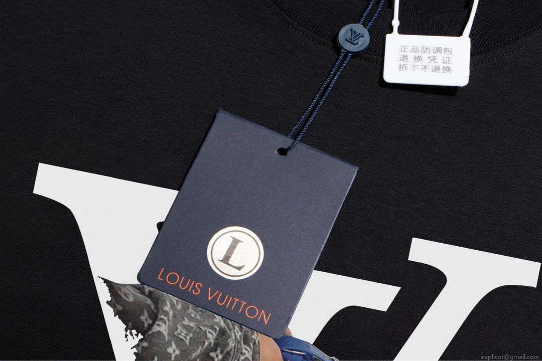 Louis Vuitton Men’s Women’s Short Sleeve T-shirt L36824