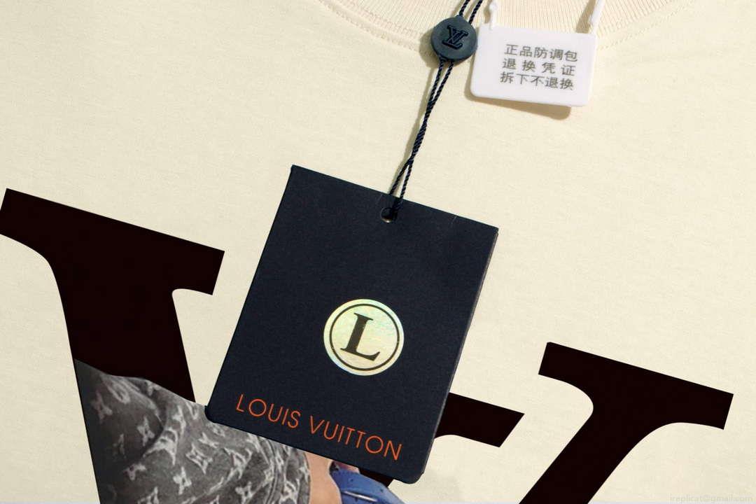 Louis Vuitton Men’s Women’s Short Sleeve T-shirt L36825
