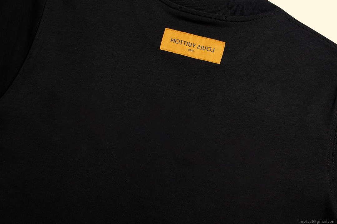 Louis Vuitton Men’s Women’s Short Sleeve T-shirt L36827