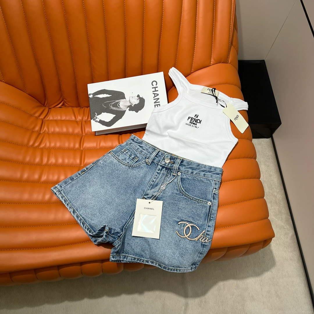 Chanel Women’s Fashion Denim shorts C58801