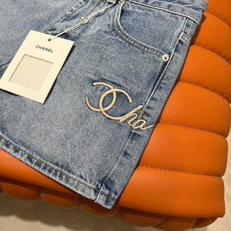 Chanel Women’s Fashion Denim shorts C58801